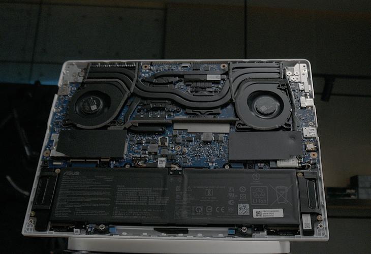 AMD锐龙AI 9领衔，2.5K 165Hz电竞屏加持 华硕天选Air全线拉满的次世代游戏本